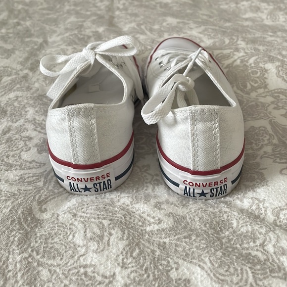 NWOT Converse All-Star Chuck Taylor Low Tops in White Womens Size 6 - Picture 3 of 7
